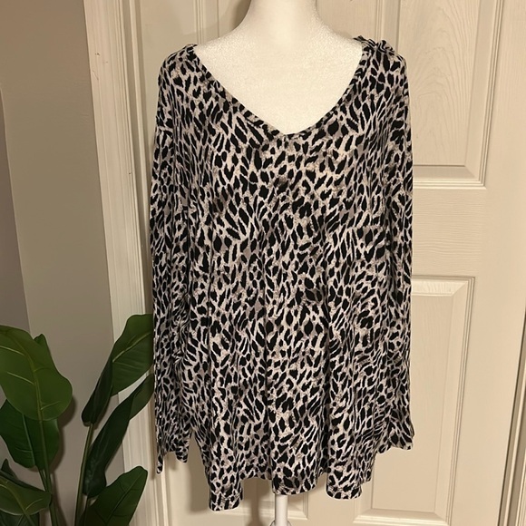 Jones New York cheetah print long sleeve v neck shirt size 3X - Picture 1 of 4